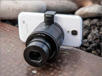 Sony Cyber-shot DSC-QX100 - Smartphone's first attachable camera 